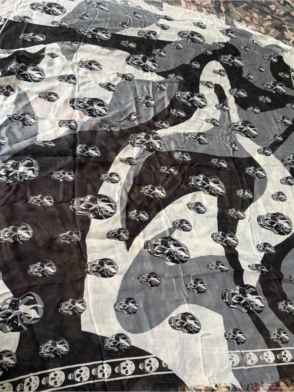 Alexander McQueen lightweight scarf
